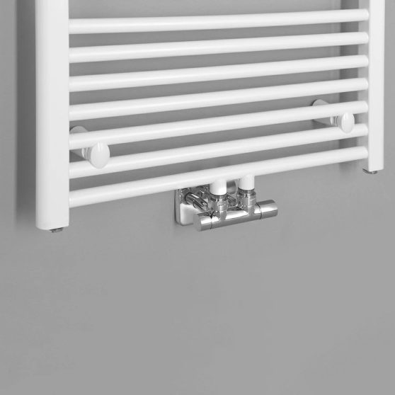 Fürdőszobai radiátor középső bekötéssel