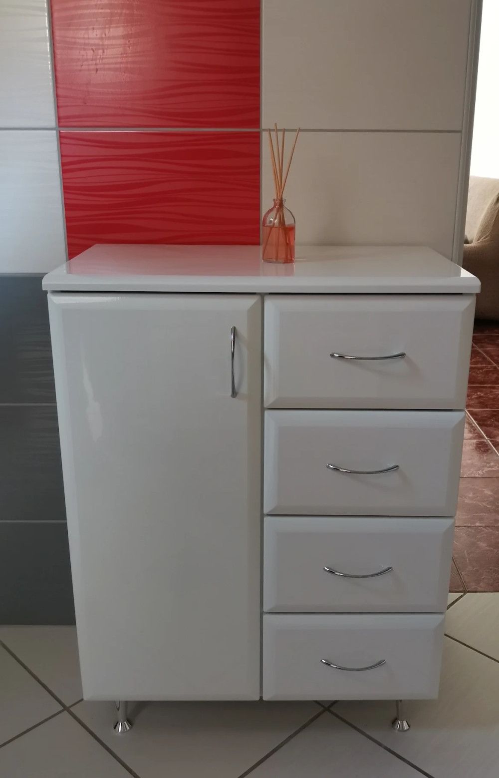   Bianca Plus 60 alacsony szekrény 1 ajtóval, 4 fiókkal,sonoma tölgy színben, balos
