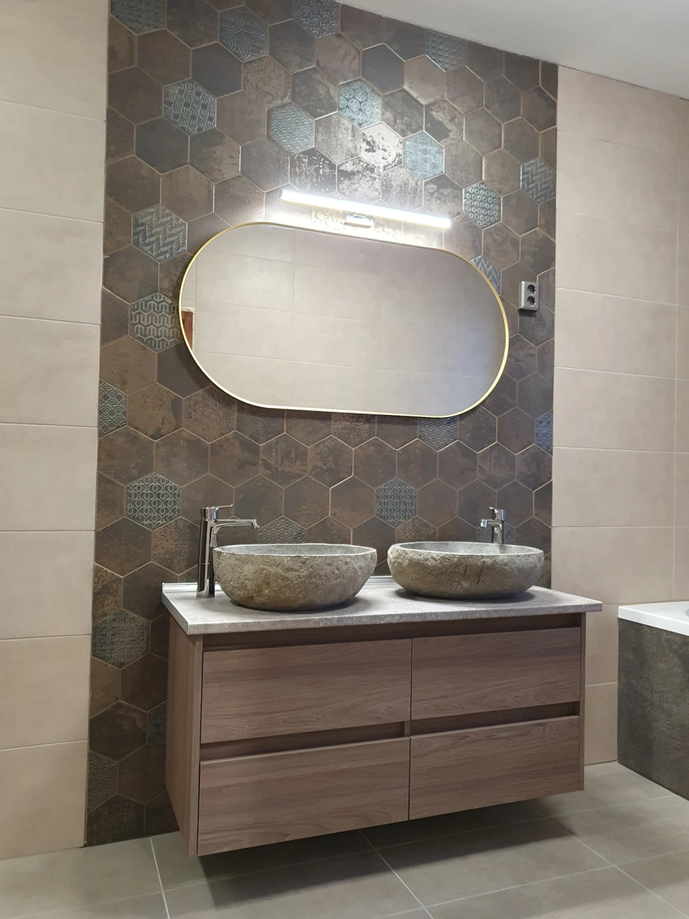 Porto 120 alsó szekrény mosdóval
